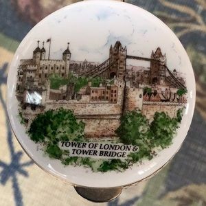 Vintage Ayshford fine bone china trinket box.  Tower of London & Tower Bridge.